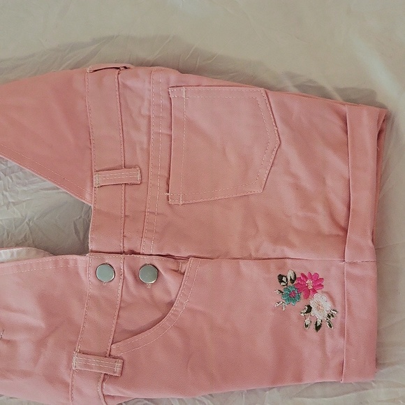 Overalls Shorts, Bunny Face, Girls Size 6. Pink - Picture 5 of 8